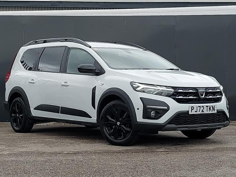 White Used 2022 Dacia Jogger Extreme MPV | £15,298 (A bit pricey) - Image 1/4