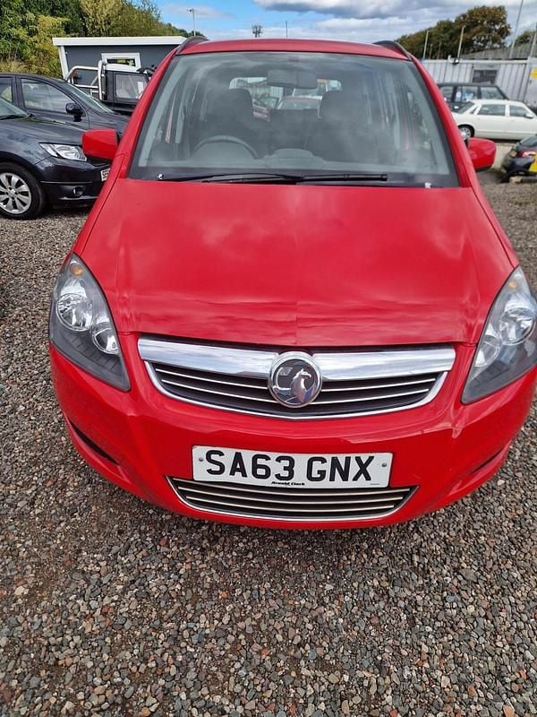 Red Used 2013 Vauxhall Zafira MPV | £1,895 (Super price) - Image 1/4