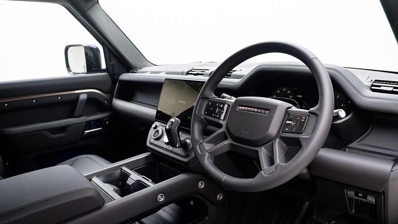 New Land Rover Defender SE Dynamic 2026 SUV