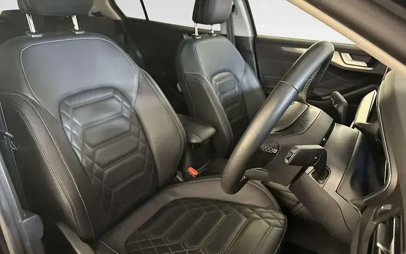 Used Ford Focus Titanium 125 HP (91 kW) 2022 Black Hatchback