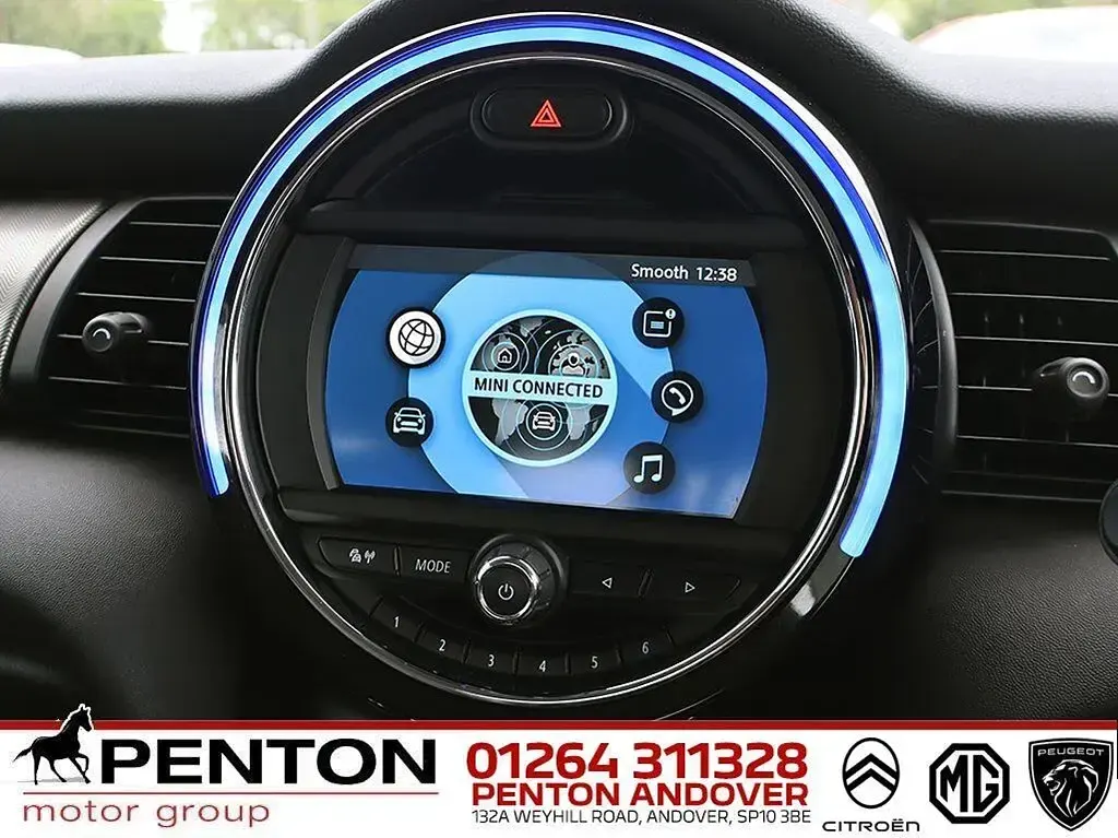 Usado Mini Cooper Exclusive 136 HP (100 kW) 2020 Cinzento Citadino