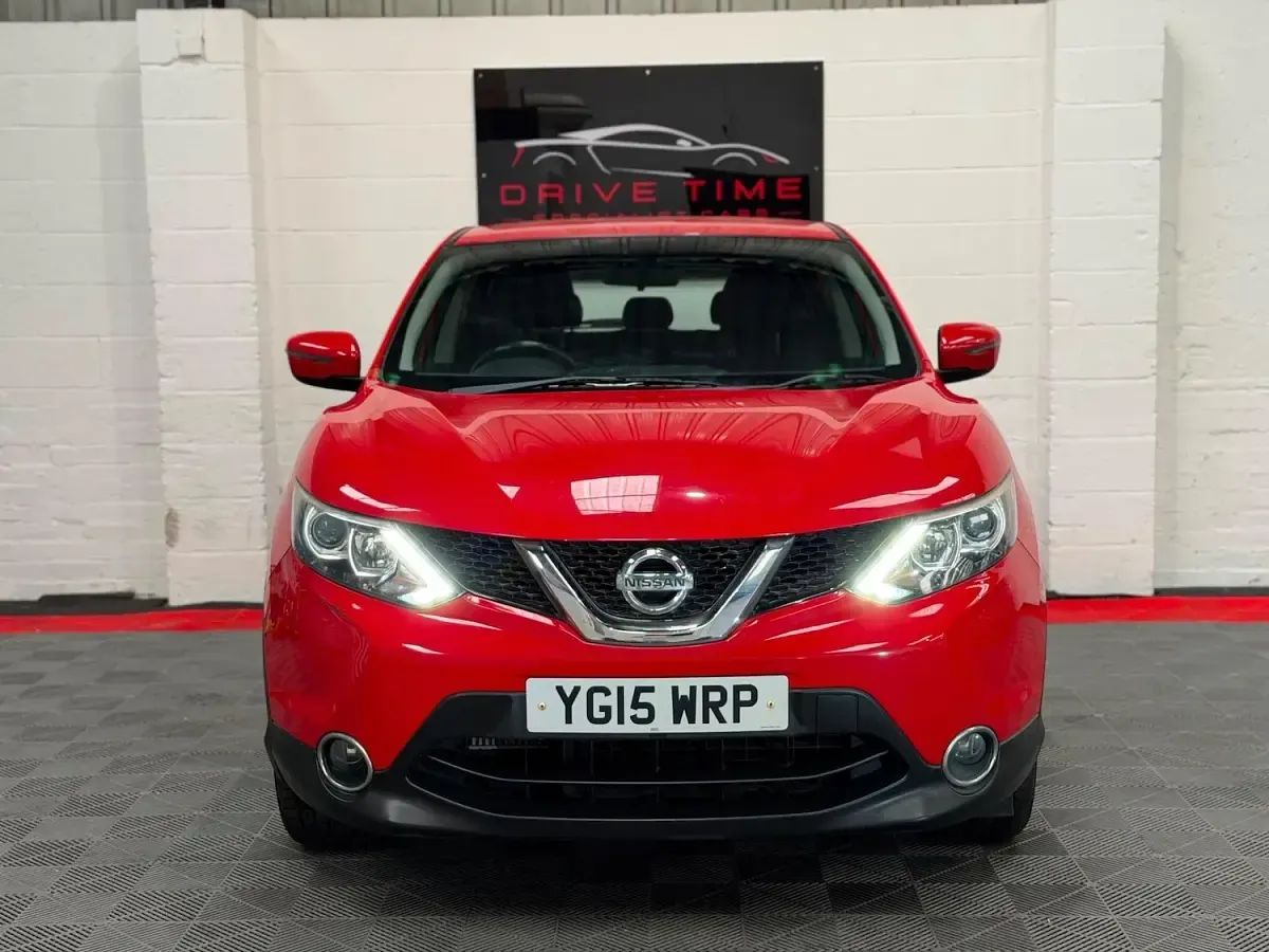 Used Nissan Qashqai Acenta 110 HP (80 kW) 2015 Red SUV