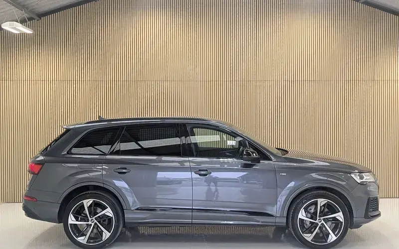 Used Audi Q7 Black Edition 340 HP (250 kW) 2022 Grey SUV