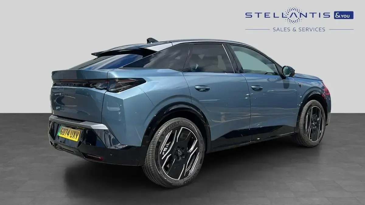 Used Peugeot e-3008 GT 152 kW (207 HP) 2025 Blue SUV