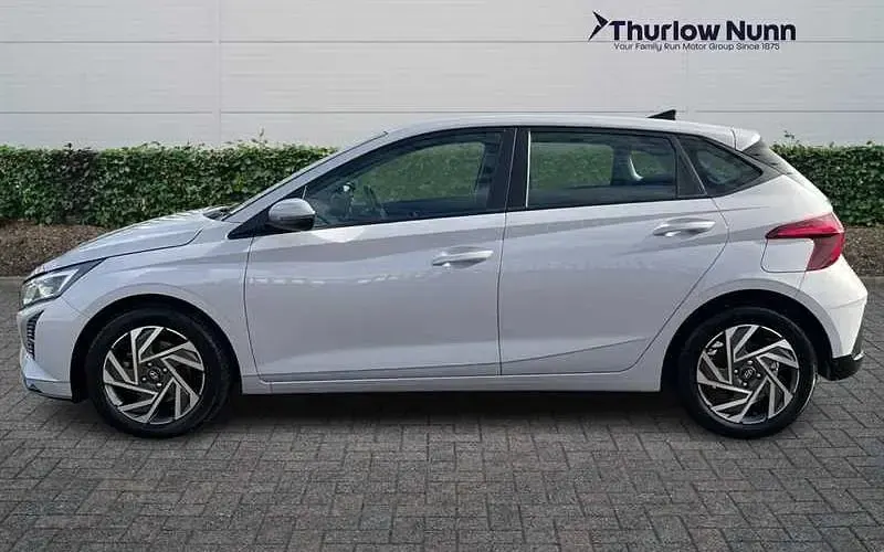 Used Hyundai i20 Advanced 101 HP (74 kW) 2024 Grey Hatchback