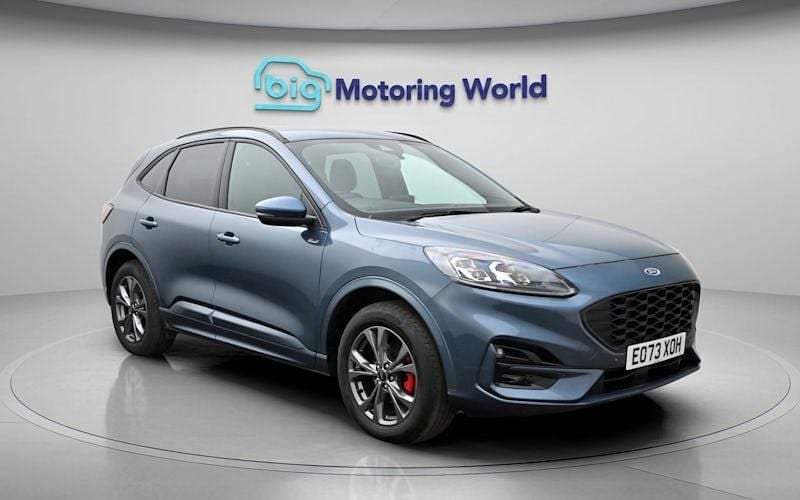 Second-hand Ford Kuga ST-Line 225 CP (165 kW) 2023 Albastru SUV