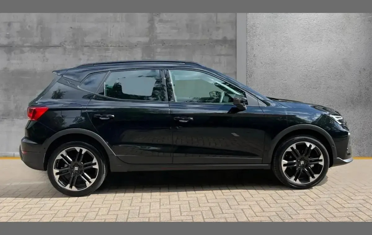 New Seat Arona FR Sport 115 HP (84 kW) 2026 Midnight black SUV
