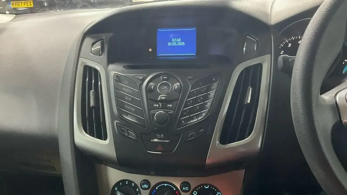 Begagnad Ford Focus 125 HK (91 kW) 2011 Silver Kombi