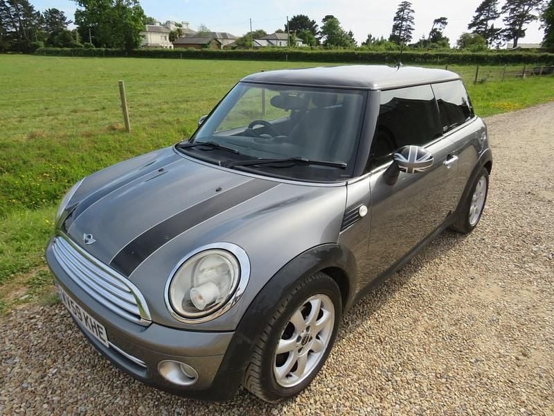 Grey Used 2009 Mini Cooper Hatch Hatchback | £2,650 - Image 1/4