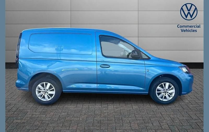 Usado VW Caddy Pro 122 CV (89 kW) 2024 Azul Monovolumen