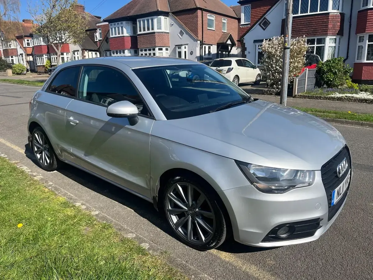 Used Audi A1 Sport 86 HP (63 kW) 2011 Silver Hatchback
