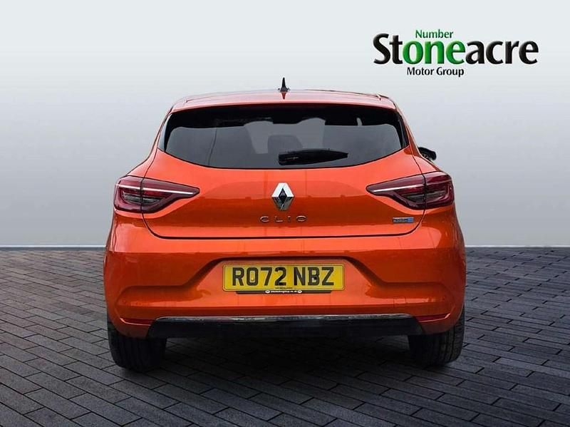 Used Renault Clio V Techno 145 HP (106 kW) 2022 Orange Hatchback