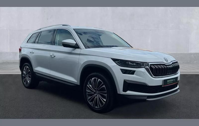 White Used 2024 Skoda Kodiaq SE L Executive SUV | £27,890 (Fair price) - Image 1/4