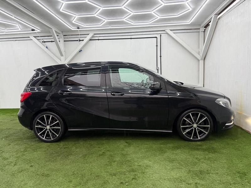 Used Mercedes B180 109 HP (80 kW) 2014 Black MPV