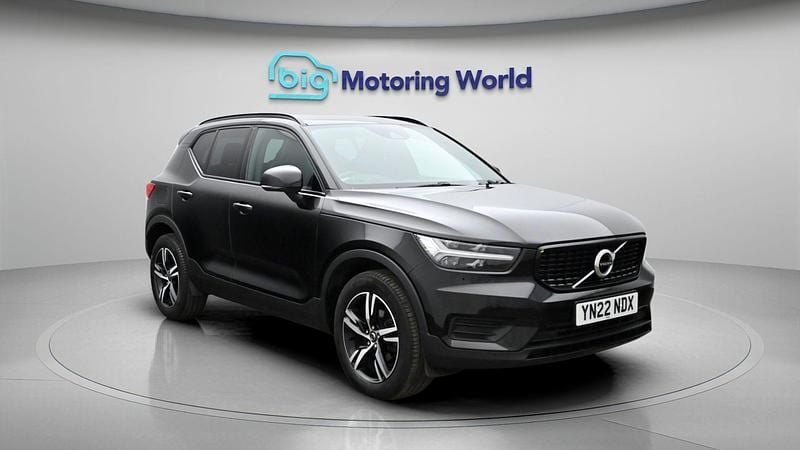 Used Volvo XC40 R-Design 161 HP (118 kW) 2022 Black SUV