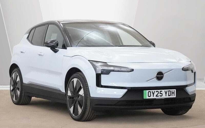 Used 2026 Volvo EX30 Performance SUV | £36,895 (Super price) - Image 1/4