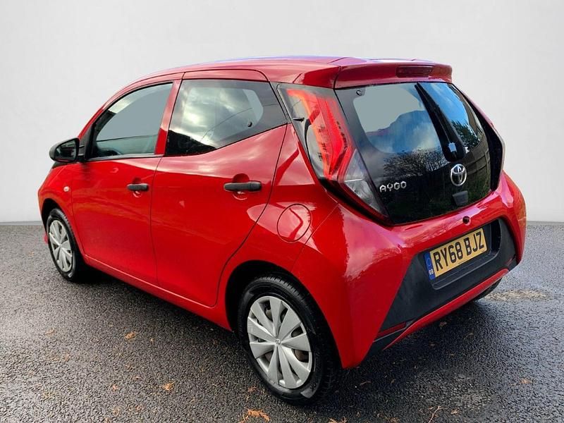 Used Toyota Aygo 72 HP (52 kW) 2019 Red Hatchback