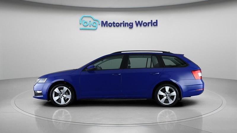 Used Skoda Octavia SE Drive 150 HP (110 kW) 2020 Blue Estate