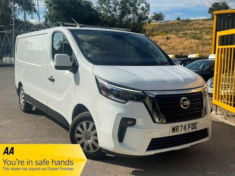 White Used 2024 Nissan Primastar Acenta MPV | £20,990 (Fair price) - Image 1/4