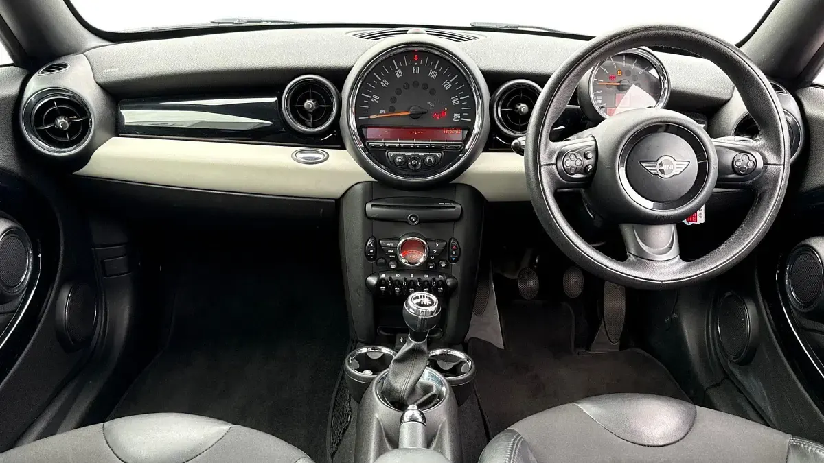 Used Mini Cooper 120 HP (88 kW) 2014 Grey Hatchback