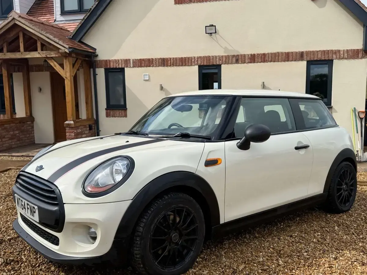 Used Mini ONE Hatch 102 HP (75 kW) 2014 White Hatchback