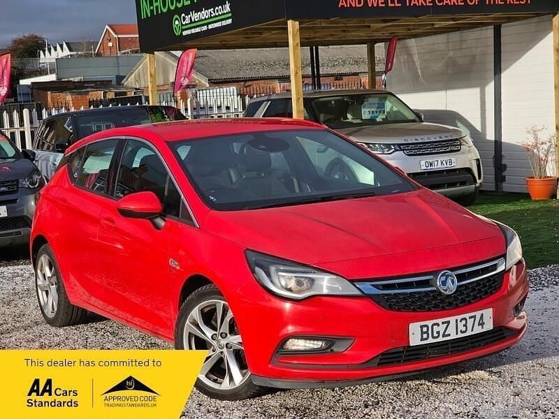 Used Vauxhall Astra SRi 110 HP (80 kW) 2016 Red Hatchback