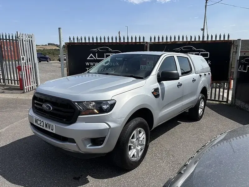 Used Ford Ranger XL 170 HP (125 kW) 2023 Moondust silver (metallic paint) Pickup