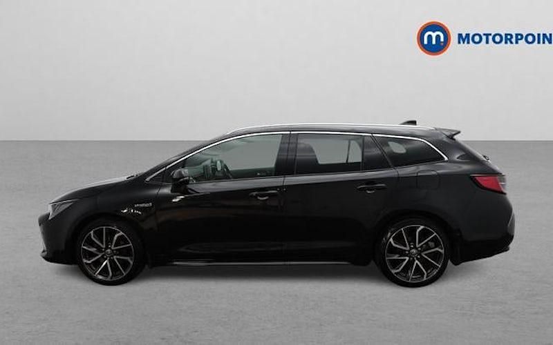 Used Toyota Corolla 184 HP (135 kW) 2022 Black Estate