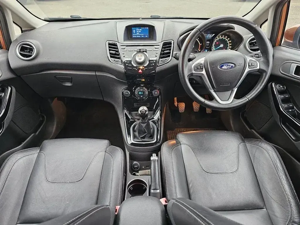 Used Ford Fiesta Titanium X 95 HP (69 kW) 2014 Yellow Hatchback