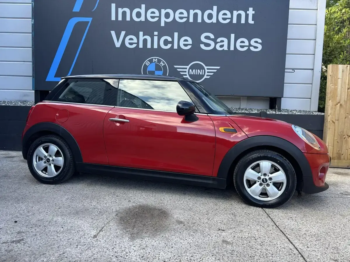 Used Mini Cooper D Hatch 116 HP (85 kW) 2015 Red Hatchback