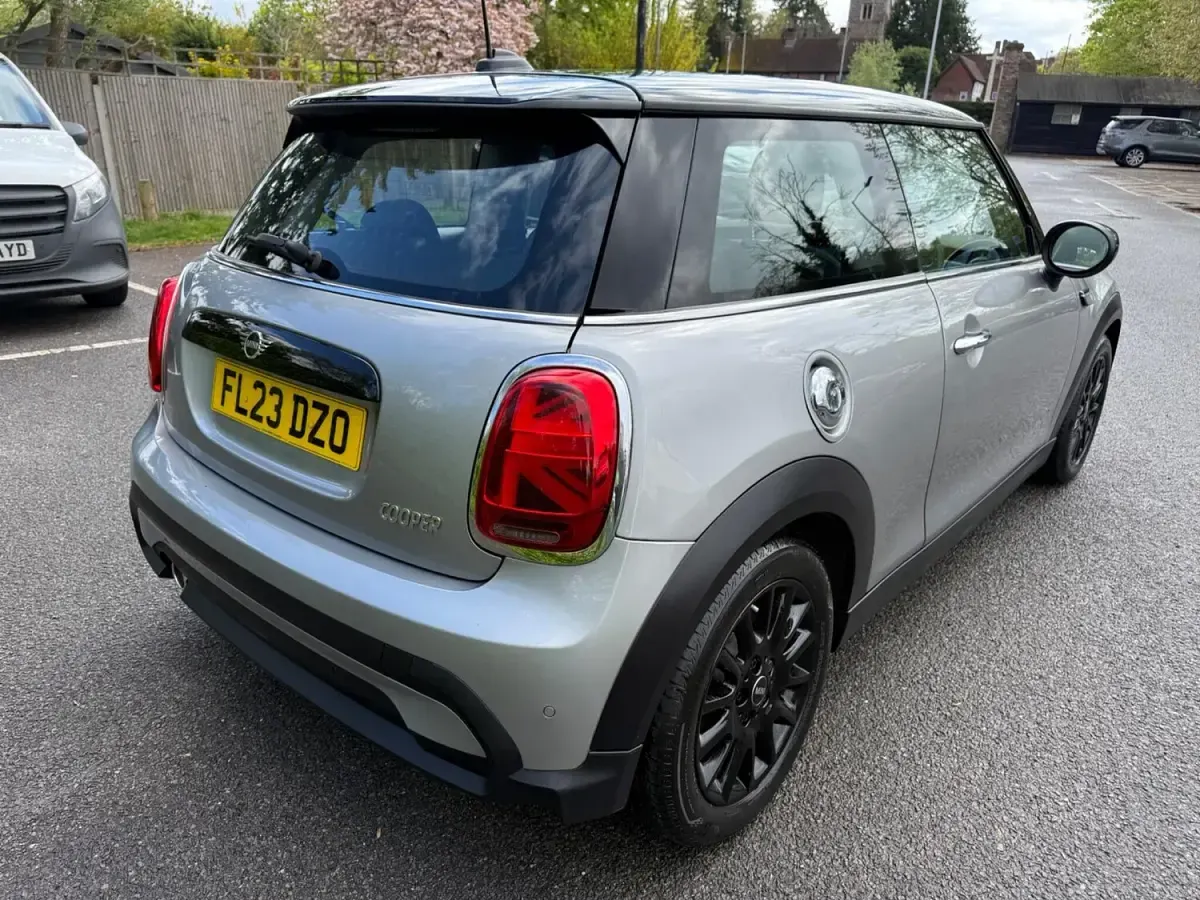 Used Mini Cooper Classic 136 HP (100 kW) 2023 Silver Hatchback