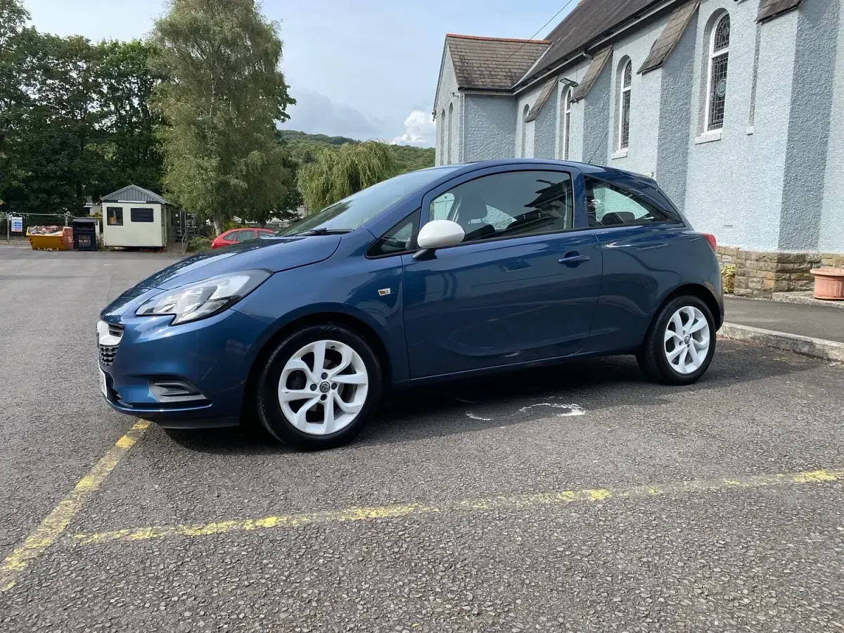 Used Vauxhall Corsa 69 HP (50 kW) 2015 Blue Hatchback