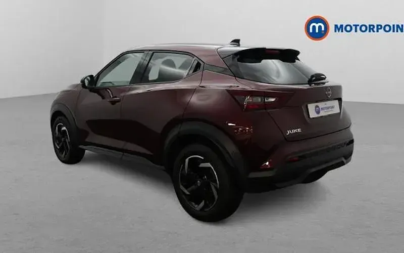 Used Nissan Juke N-Connecta 114 HP (83 kW) 2023 Red SUV