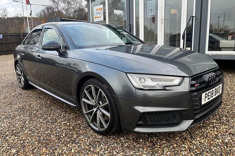 Used Audi A4 Advanced 354 HP (260 kW) 2018 Grey Sedan