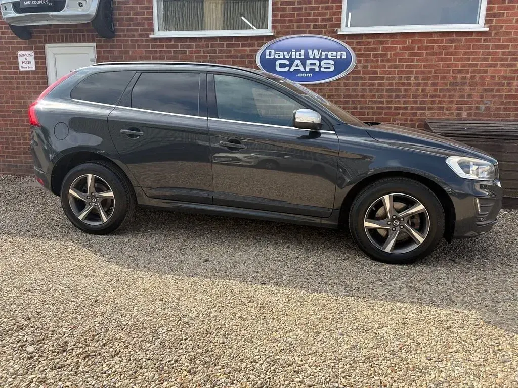 Used Volvo XC60 R-Design 181 HP (133 kW) 2014 Grey SUV