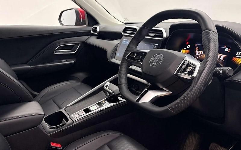 Used MG ZS Trophy 196 HP (144 kW) 2025 Red SUV