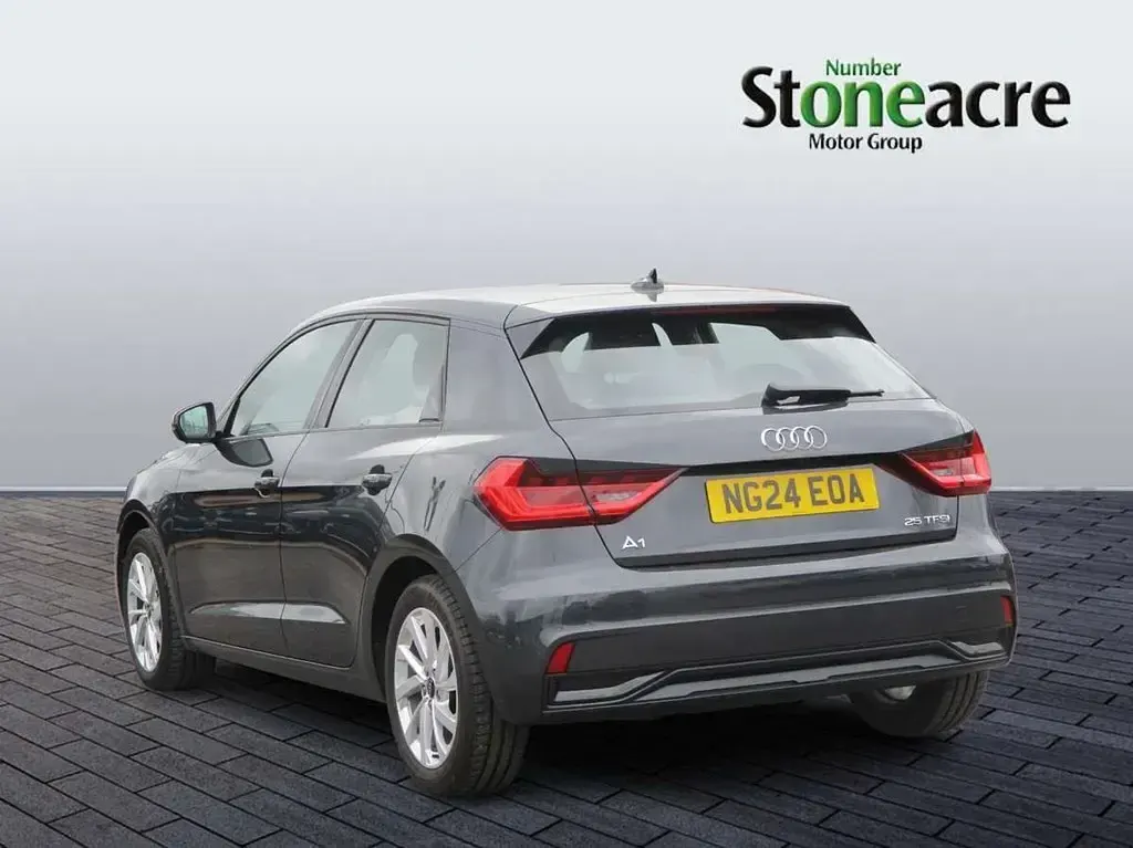 Używany Audi A1 Sport 94 KM (69 kW) 2024 Szary SUV