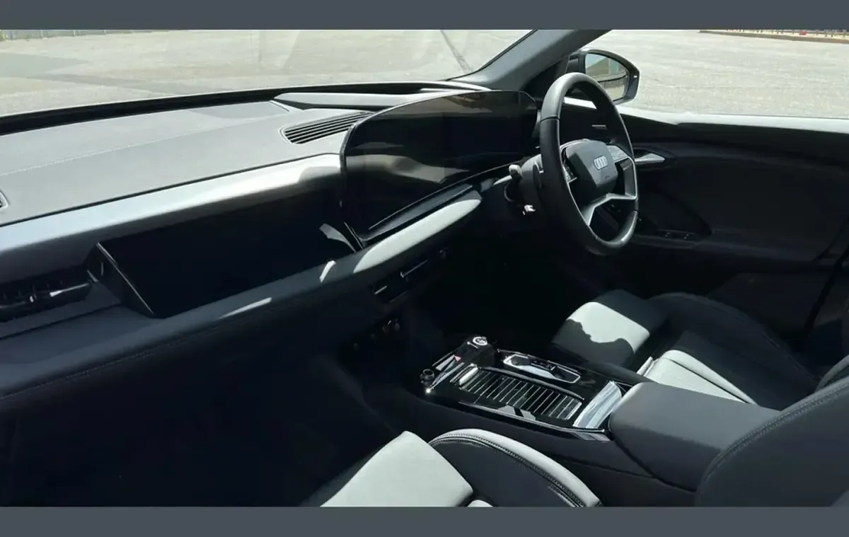 Nuevo Audi Q6 e-tron S-Line 185 kW (252 CV) 2026 Negro SUV