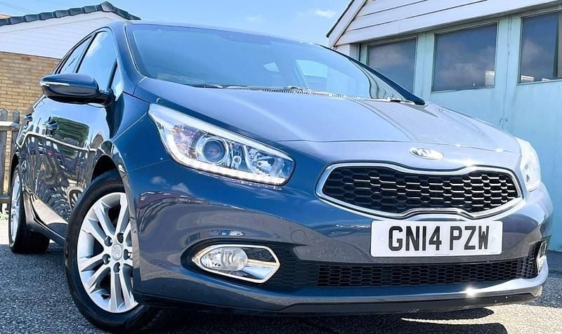 Blue Used 2014 Kia Ceed 3 Hatchback | £6,495 (Fair price) - Image 1/4