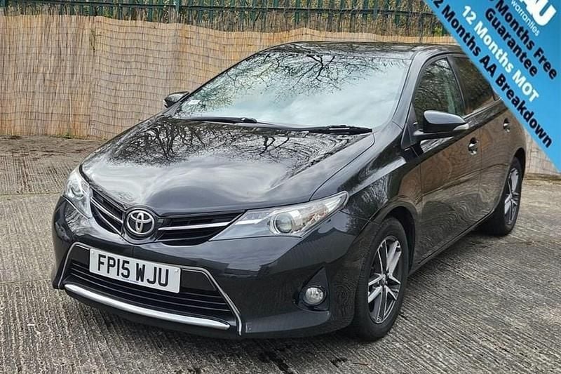 Used Toyota Auris Plus 90 HP (66 kW) 2015 Black Hatchback