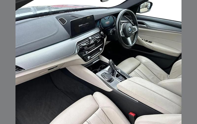 Used BMW 520 M Sport 180 HP (132 kW) 2018 Blue Sedan