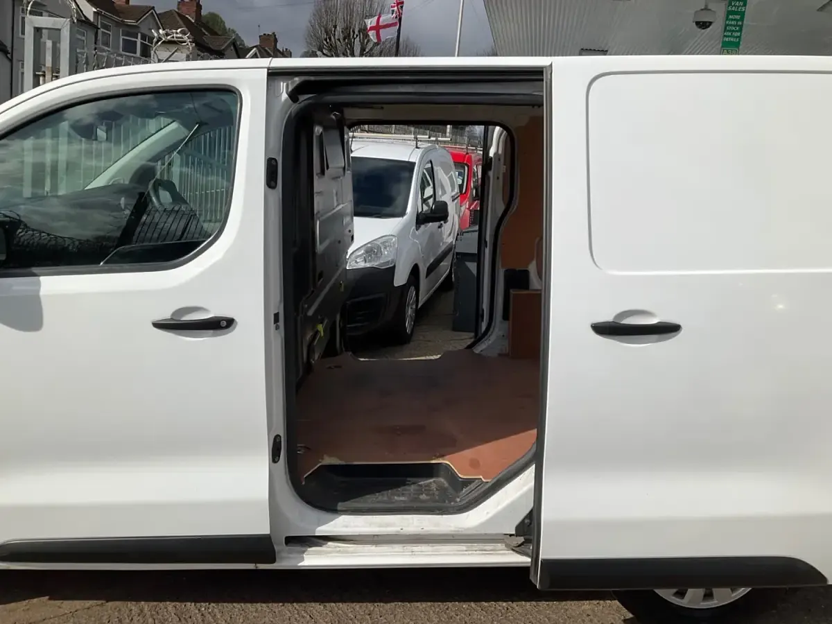 Używany Citroën Dispatch 100 KM (73 kW) 2019 Biały Minivan