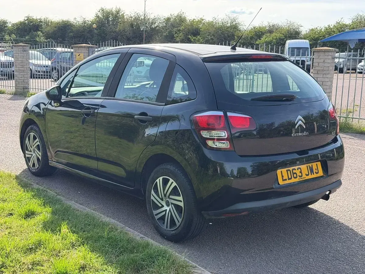 Begagnad Citroën C3 68 HK (50 kW) 2013 Svart Halvkombi