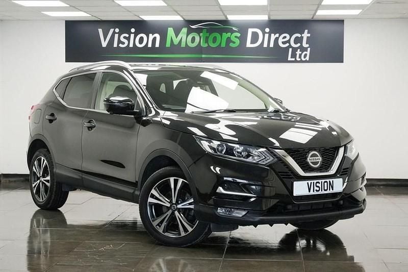 Black Used 2018 Nissan Qashqai N-Connecta SUV | £10,680 (Good price) - Image 1/1
