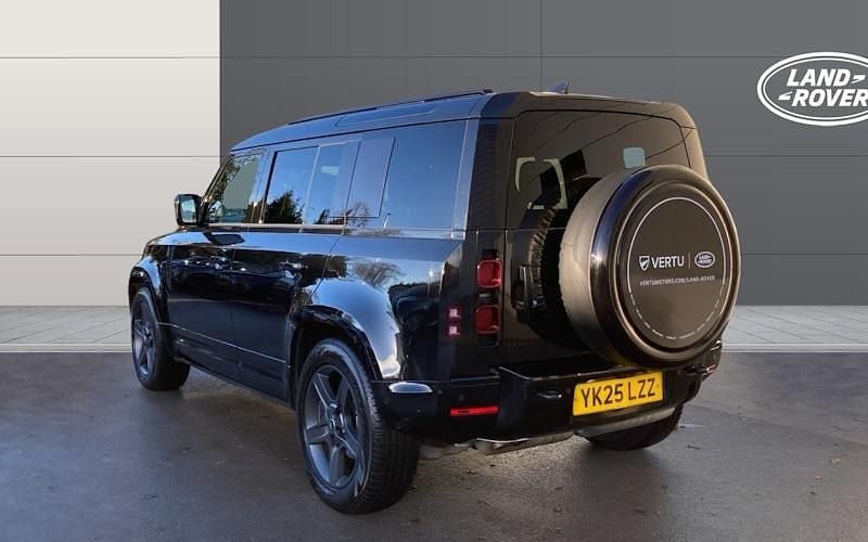 Used Land Rover Defender SE Dynamic 249 HP (183 kW) 2025 Estate