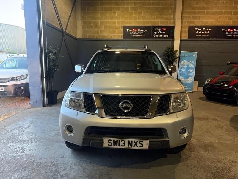 Used Nissan Navara Tekna 190 HP (139 kW) 2013 Silver Pickup