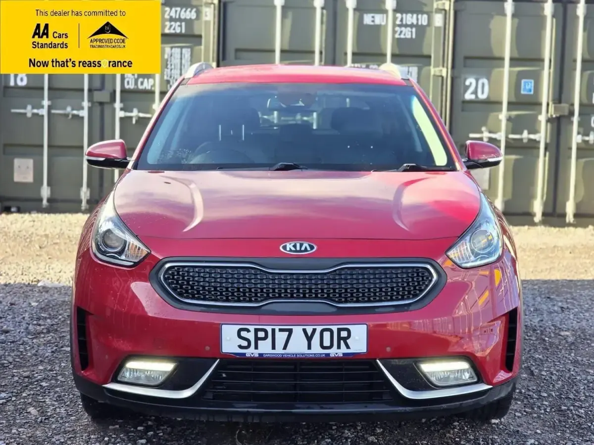 Gebraucht Kia Niro 139 PS (102 kW) 2017 Rot SUV