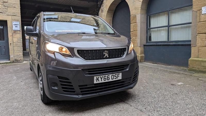Used Peugeot Expert 115 HP (84 kW) 2017 Grey Van