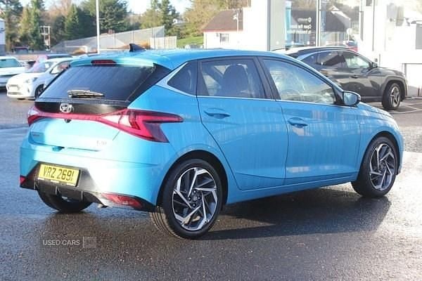 Used Hyundai i20 Premium 100 HP (73 kW) 2023 Turquoise Hatchback