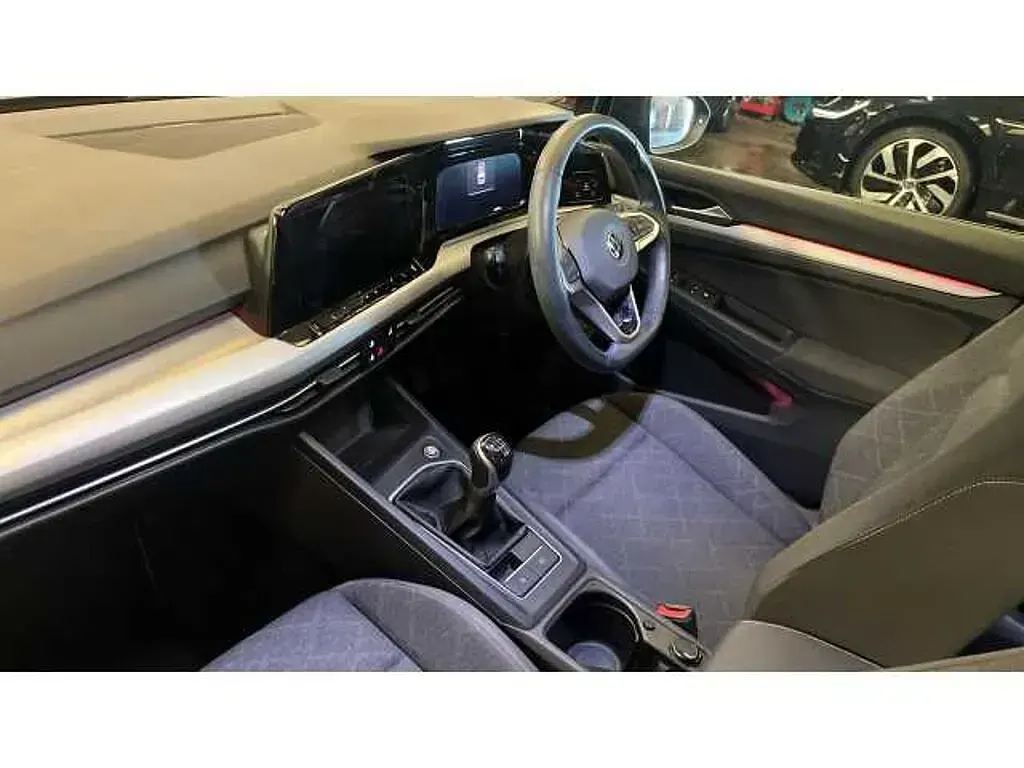 Used VW Golf VIII Life 130 HP (95 kW) 2022 Black Hatchback